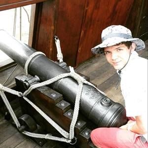Meet your Posher, Thomas